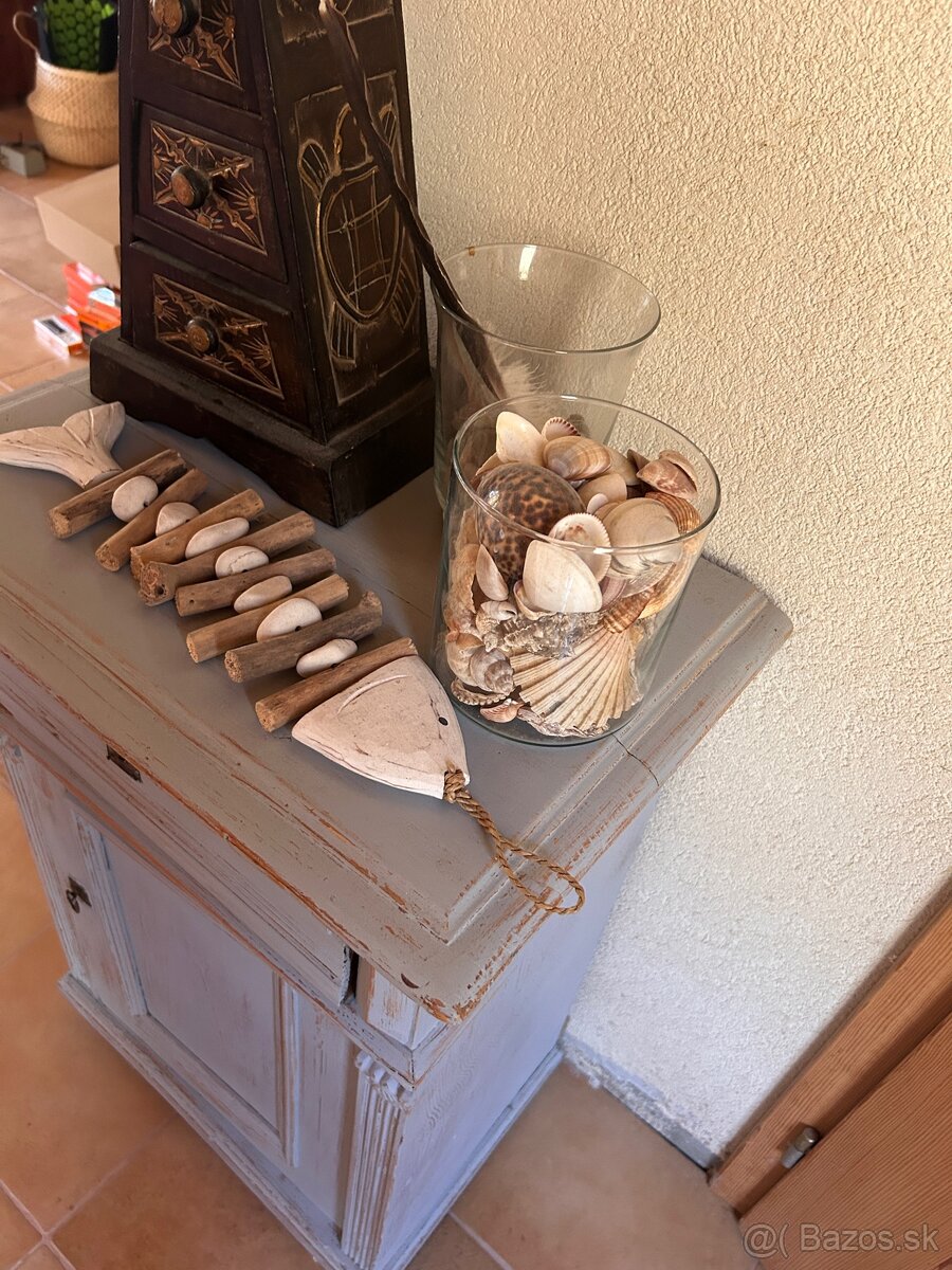 Štýlová vintage komoda - 2