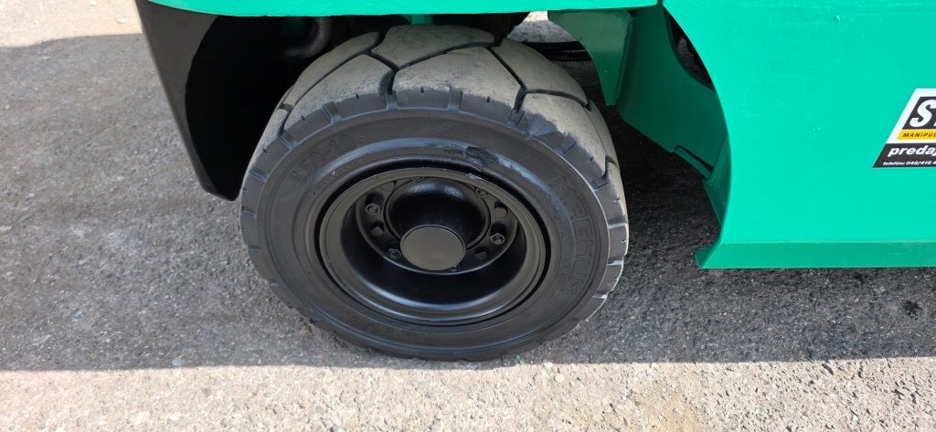 Mitsubishi FD30NT - 2