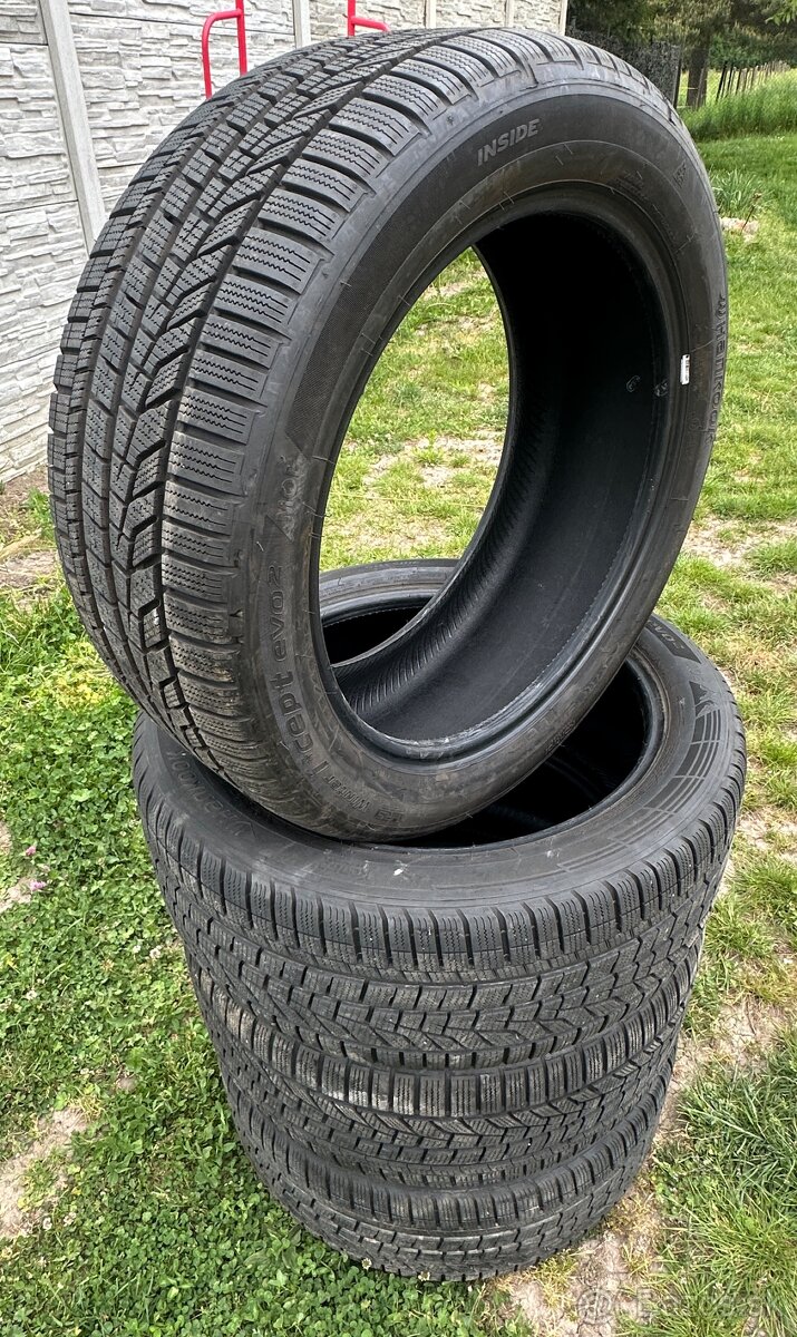 Zimne pneu 255/45/19 runflat original mercedes - 2