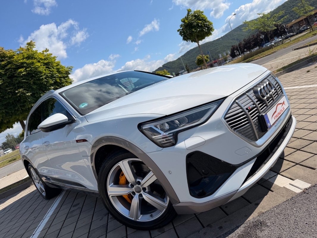 Audi E-tron 55 quattro S line - 2