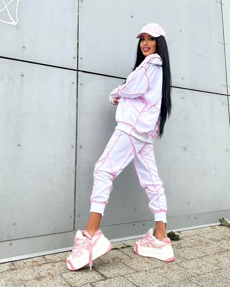 Presivana damska bielo ruzova teplakova suprava oversize - 2