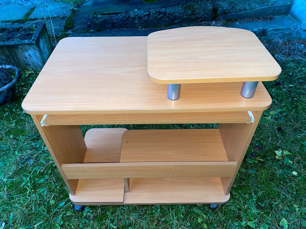 Počítačový stolík - 2