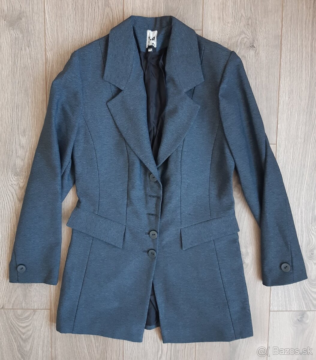 Tmavosedy kostym - 2