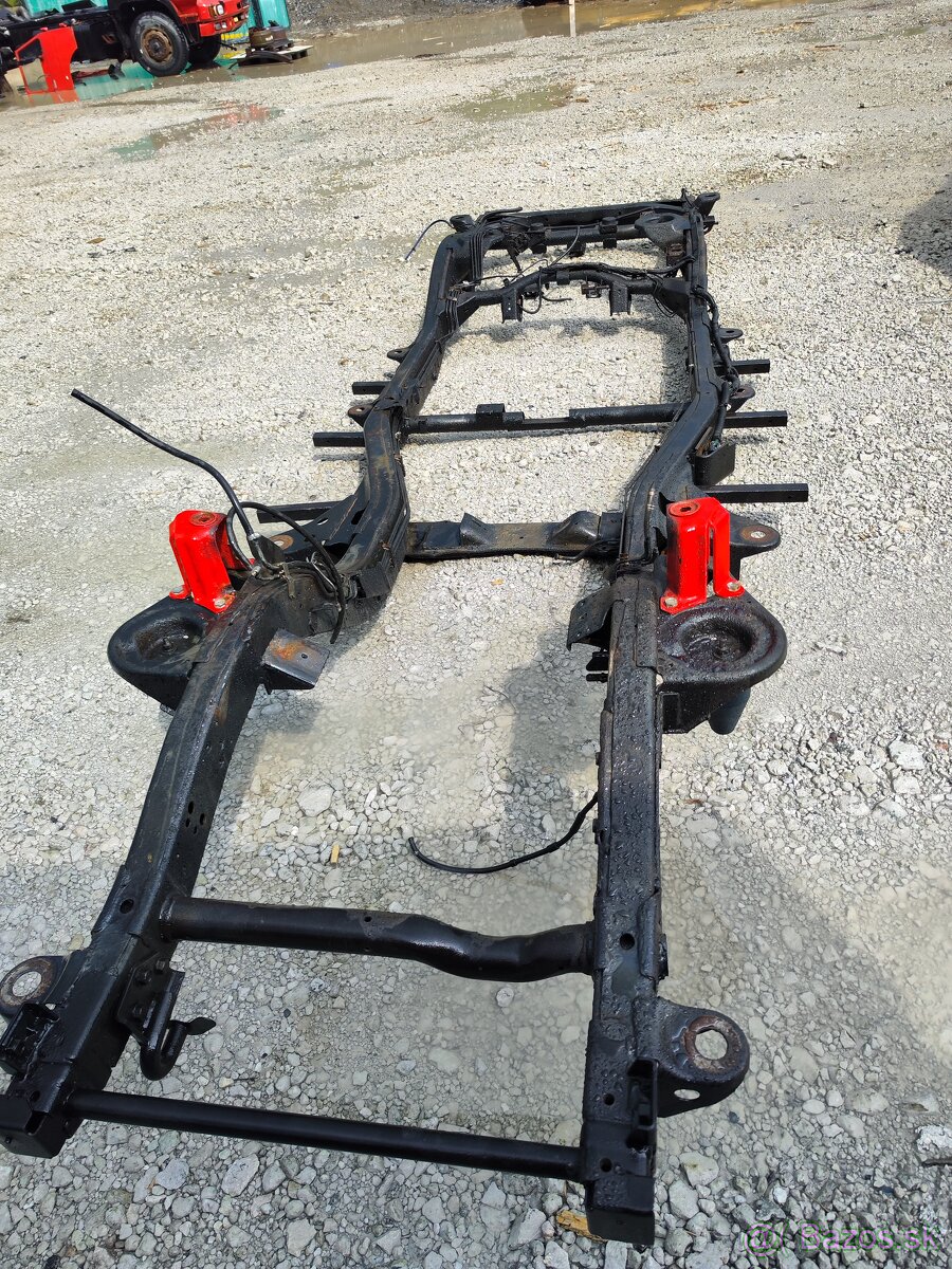 Nosný rám Nissan patrol y61 wagon - 2