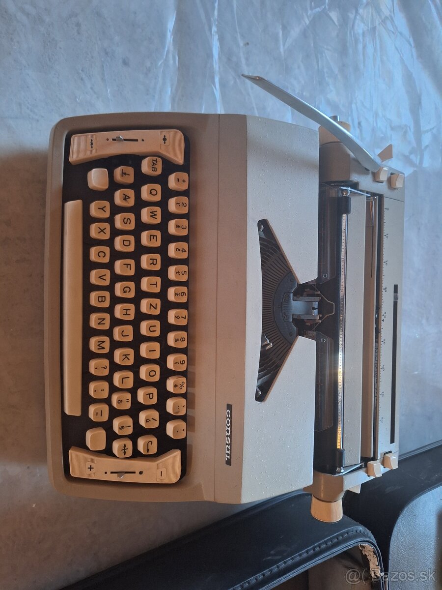 Písací stroj s kufríkom - 2