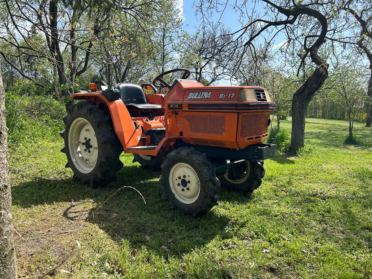 Kubota B1-17 - 2