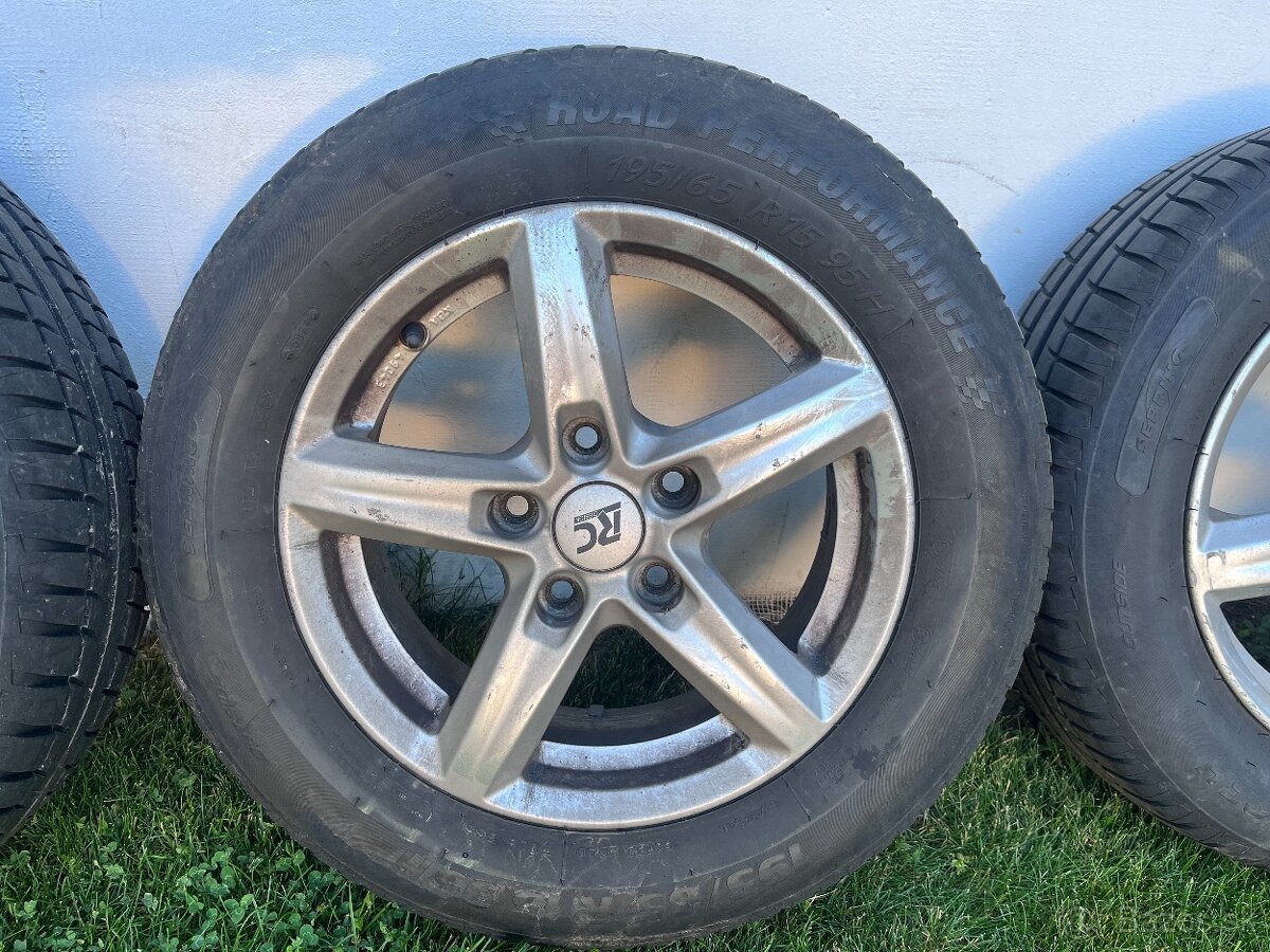 Letné pneu 195/65 R15 - 2