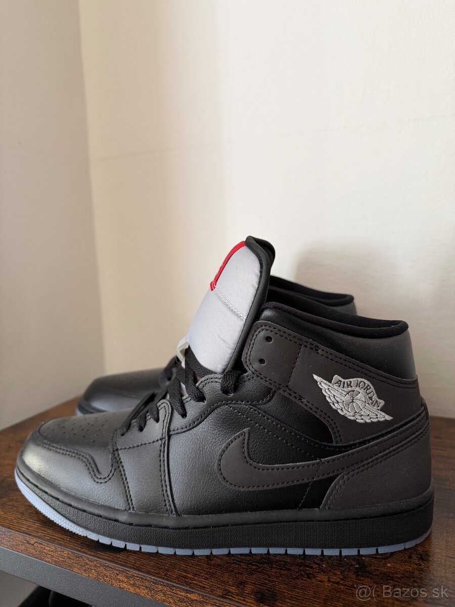 Nike Air Jordan 1 - 2