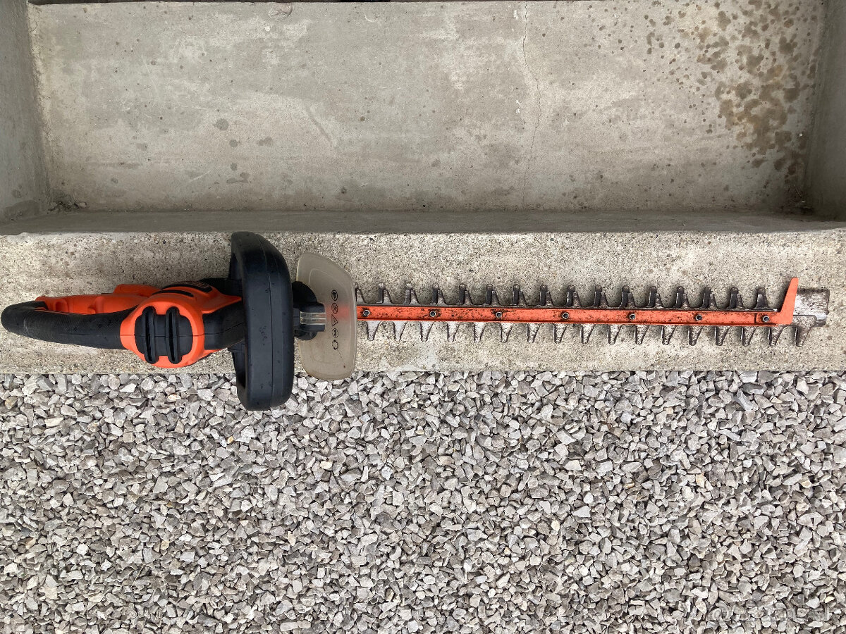 Predám krovinorezy Black&Decker a FHS 1545 - 2