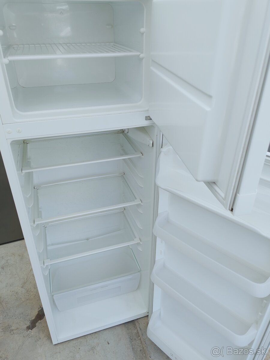 Predám chladničku Electrolux 141cm - 2