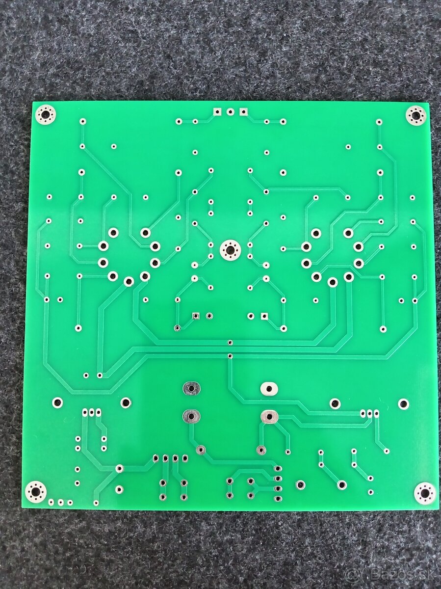 Plošné spoje pre elektrónkový predzosilňovač. - 2
