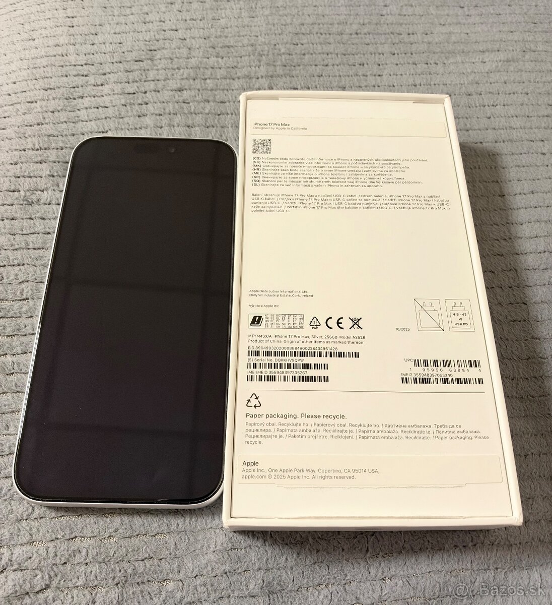Apple iPhone 17 Pro Max 256 GB Strieborný - 2