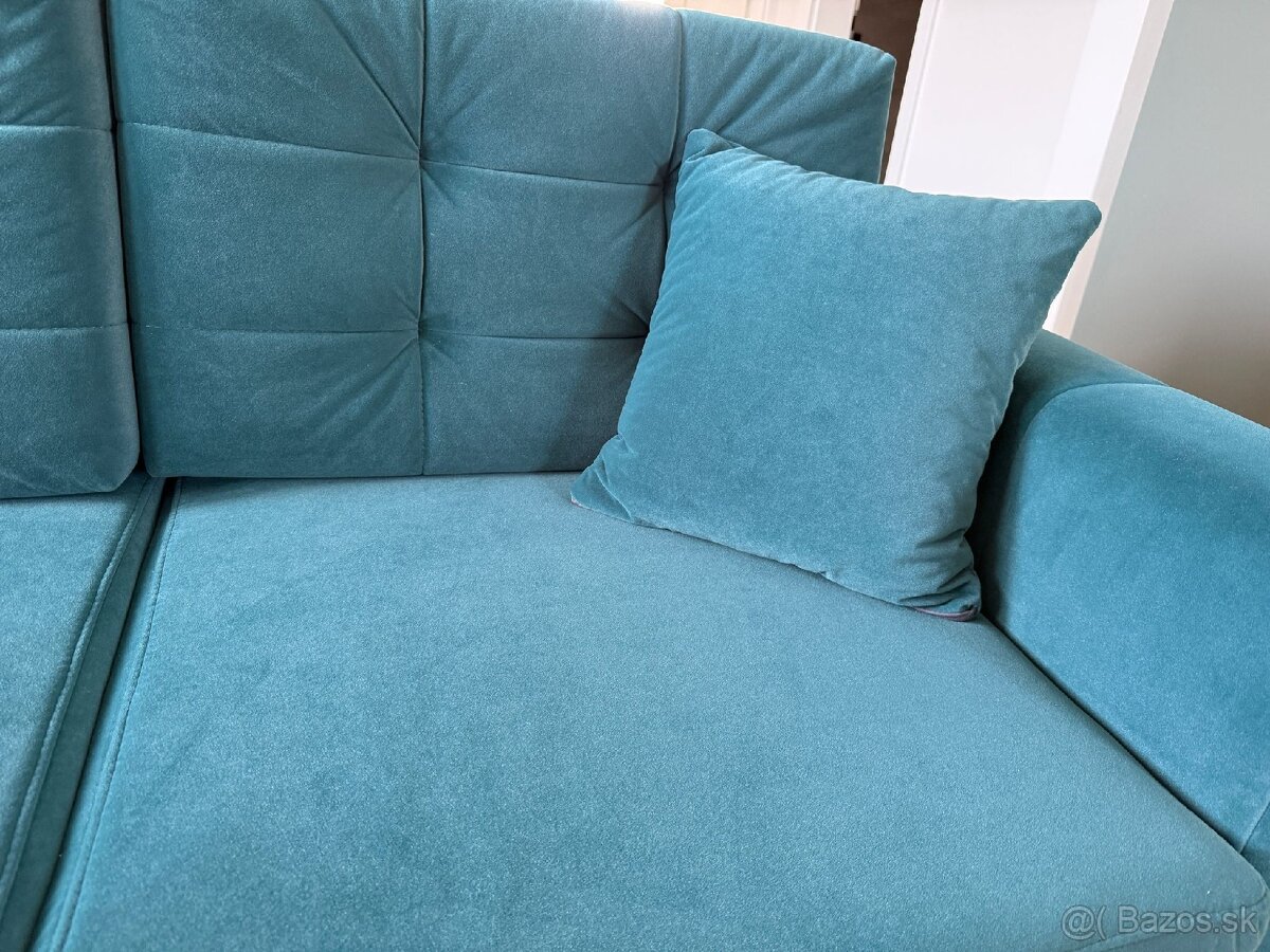 Sedacia súprava s taburetkou. - 2