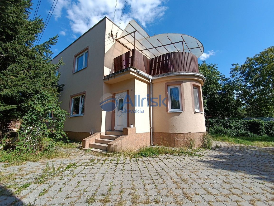 NOVÁ CENA Predaj domu s dvomi bytovými jednotkami na Chrenov - 2