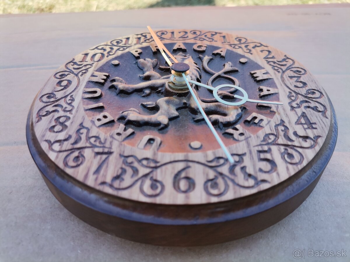 Drevené nástenné hodiny Praha - 2