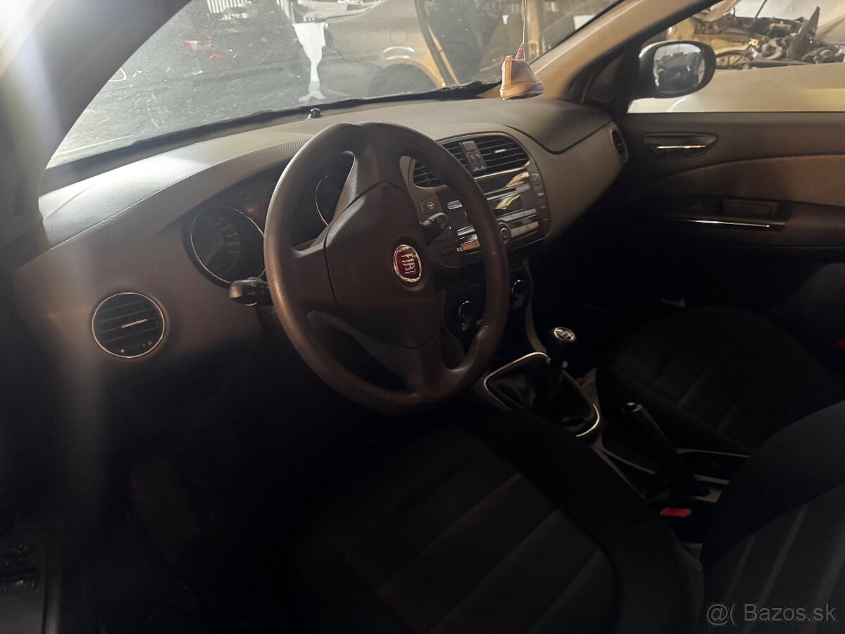 FIAT BRAVO 2012 na náhradné diely ND - 2