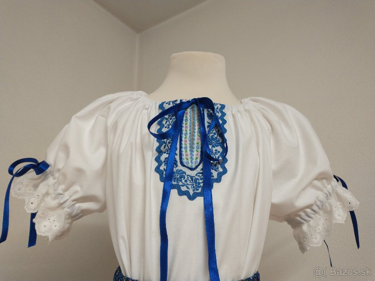 Kroj dievčenský, sukňa a blúzka - 2