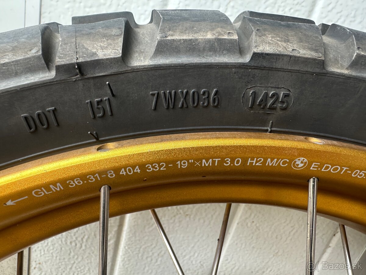 Predám moto pneu 120/70/19 - 2