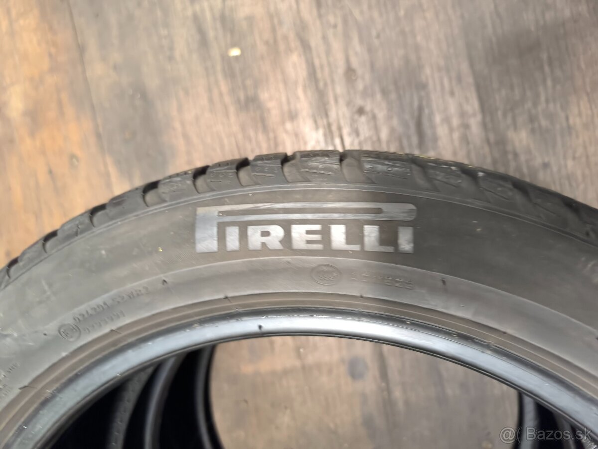 Pirelli Sottozero 3 215/50 R18 92V - 2