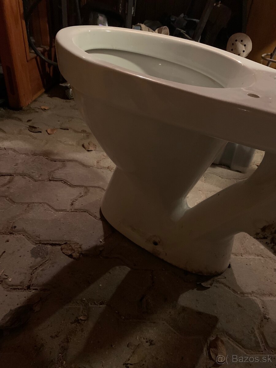 Darujem WC kombi - 2