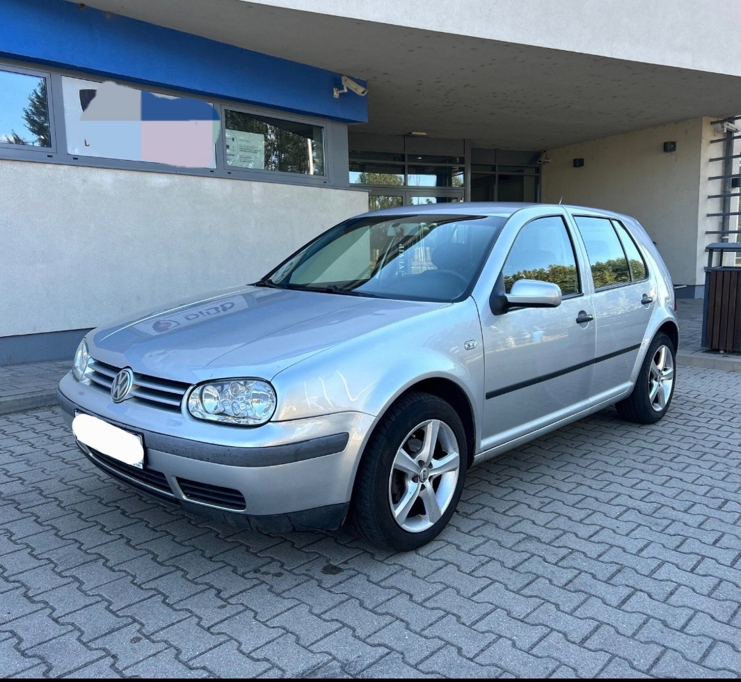 Volkswagen Golf 4 1.4 benzín - 2