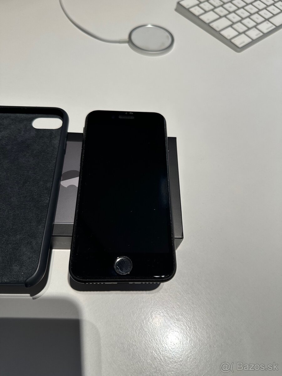 Predam iPhone SE - 2