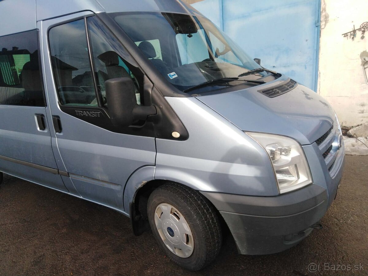 ford tranzit bus - 2