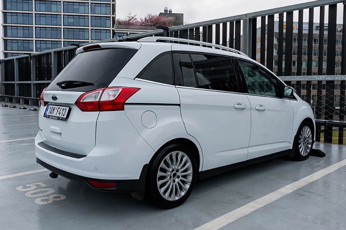 Ford Grand C-Max 2.0 TDCi TITANIUM (7-míst) - 2