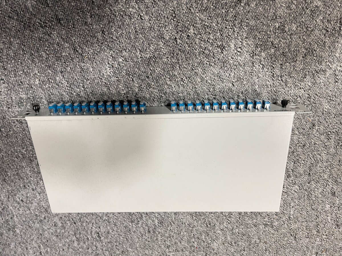 Opticka Vana Patch panel 1U + 24x LC Duplex Modul - 2