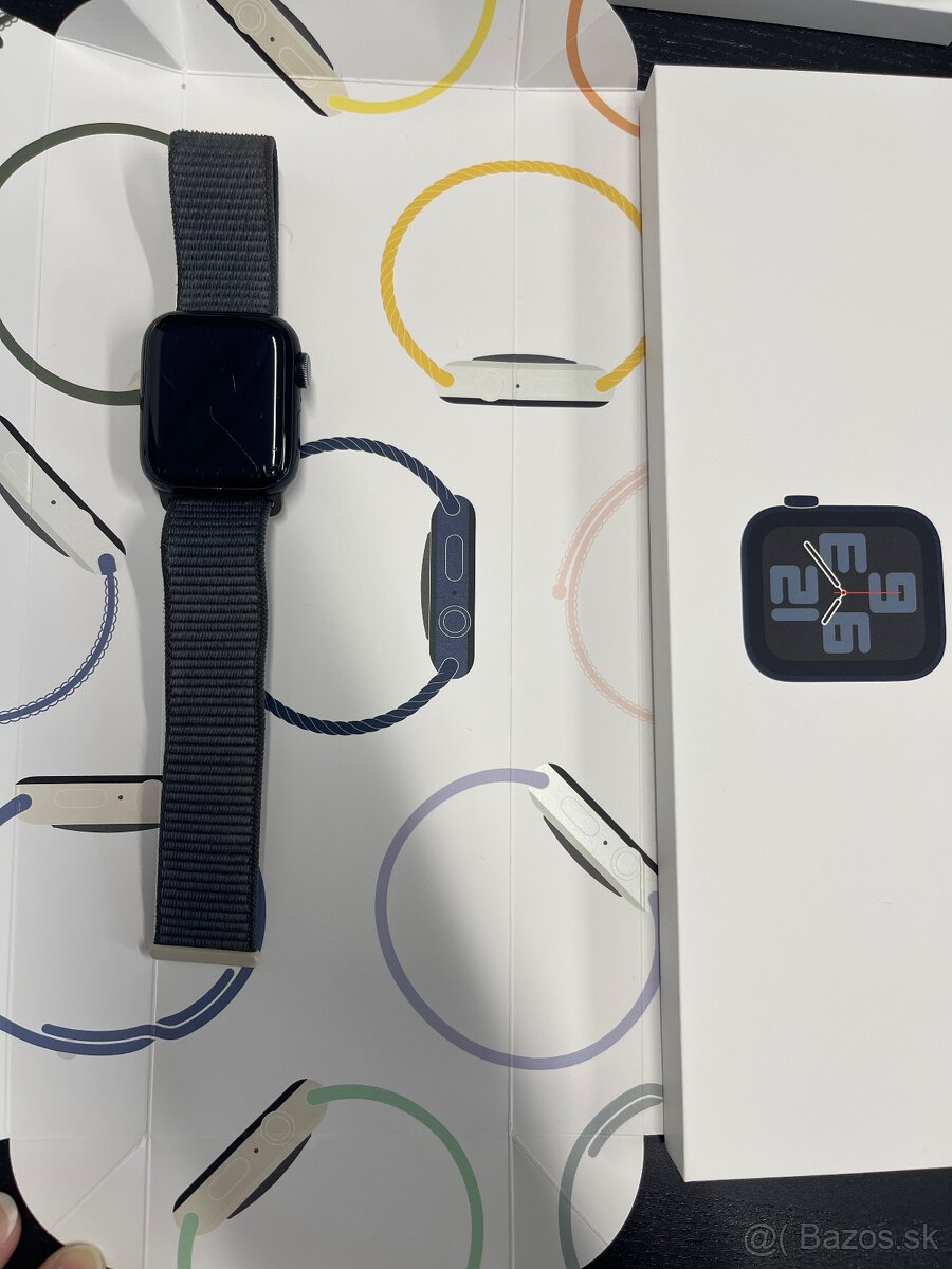 Apple Watch SE (2. generácia) 40 mm - 2
