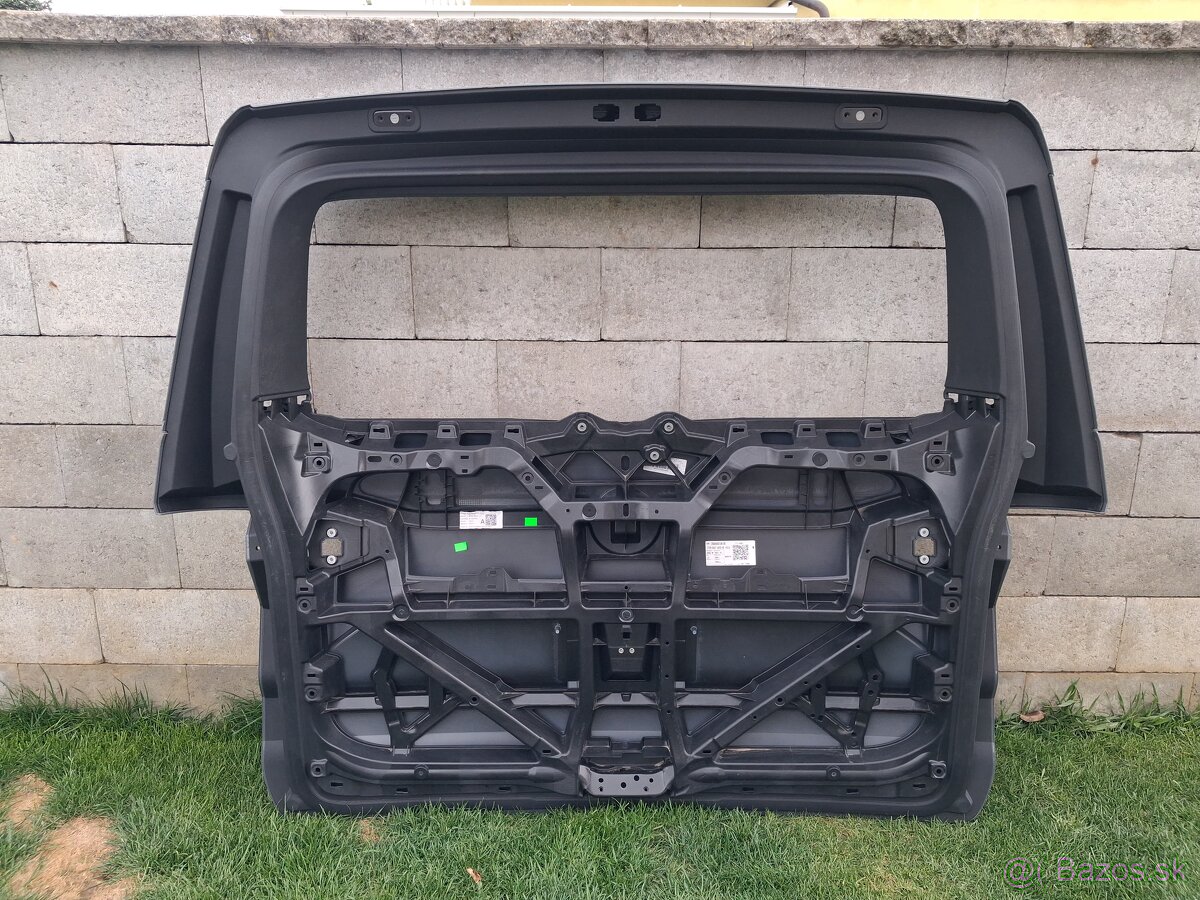 VW T7 Multivan zadna KAPOTA -DVERE 7T0827023 - 2
