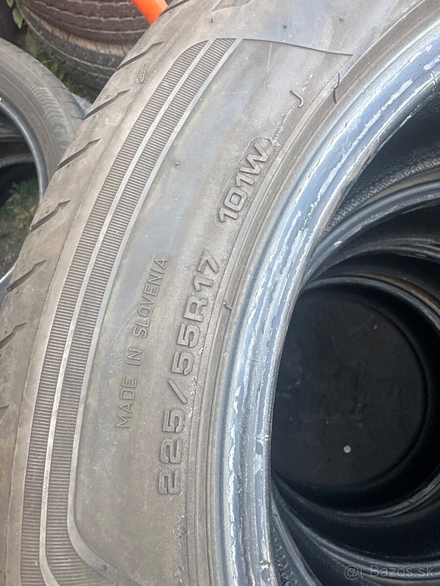 225/55 R17 good year - 2