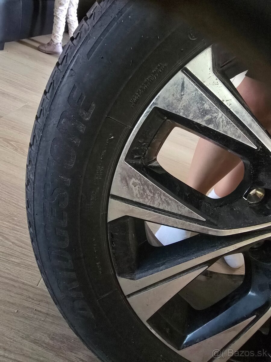Pneumatika 215/60R17 - 2