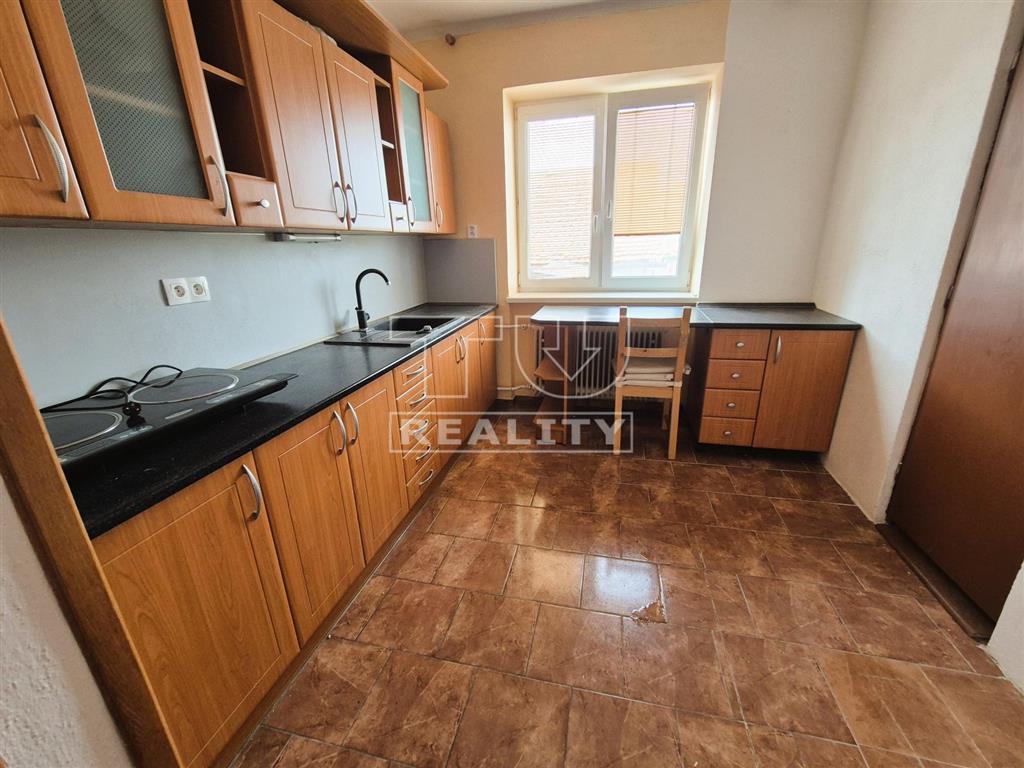 Exkluzívne na predaj rodinný dom v Žitavanoch, 570 m2 - 2