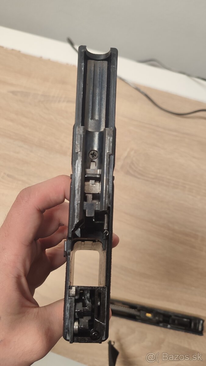 Predám Airsoft Glock NML589 - 2