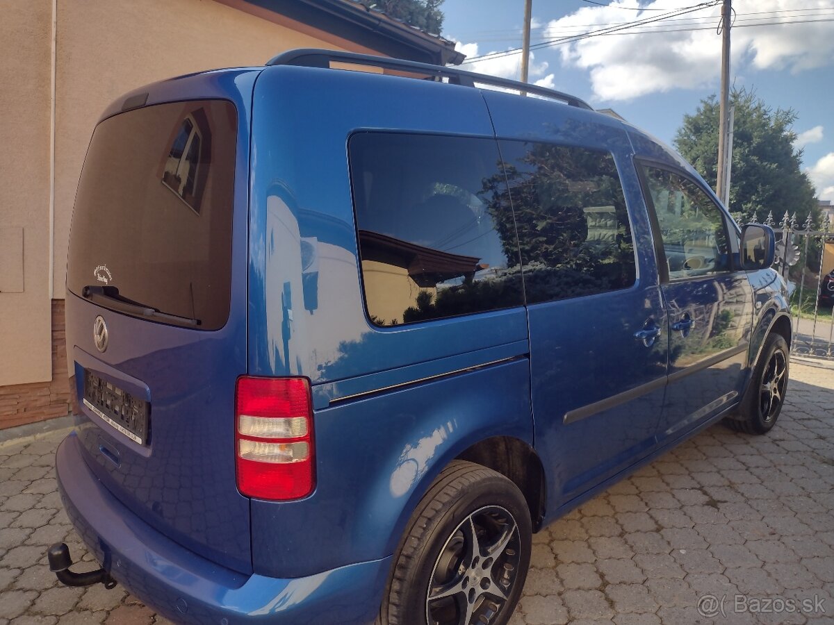 VW CADDY LIFE 1.6 TDI 5 MIESTNE ROK VÝROBY 2013 - 2