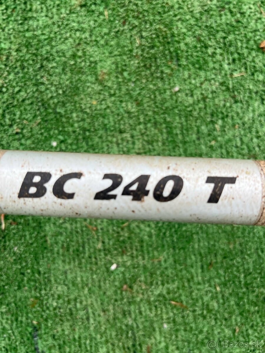 Krovinorez Oleo-Mac 240 T - 2