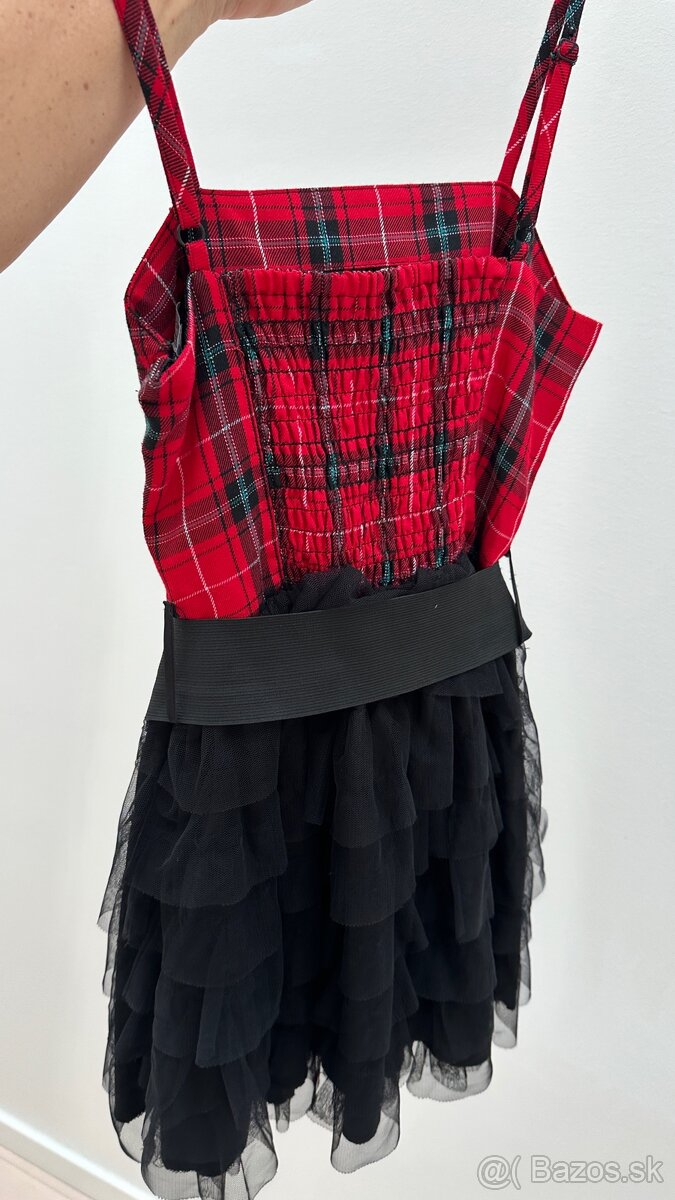 Cierne karovane saty - 2