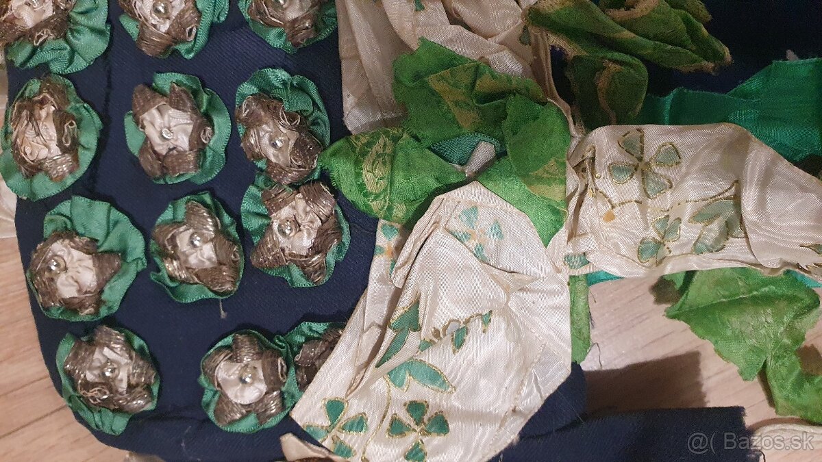 Zensky kroj zapadne slovensko - 2