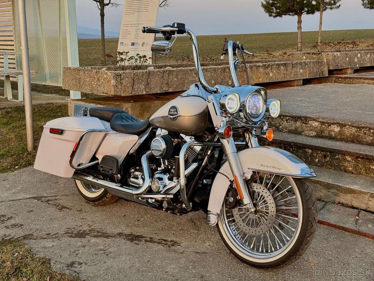 Harley Davidson Road King Classic - 2