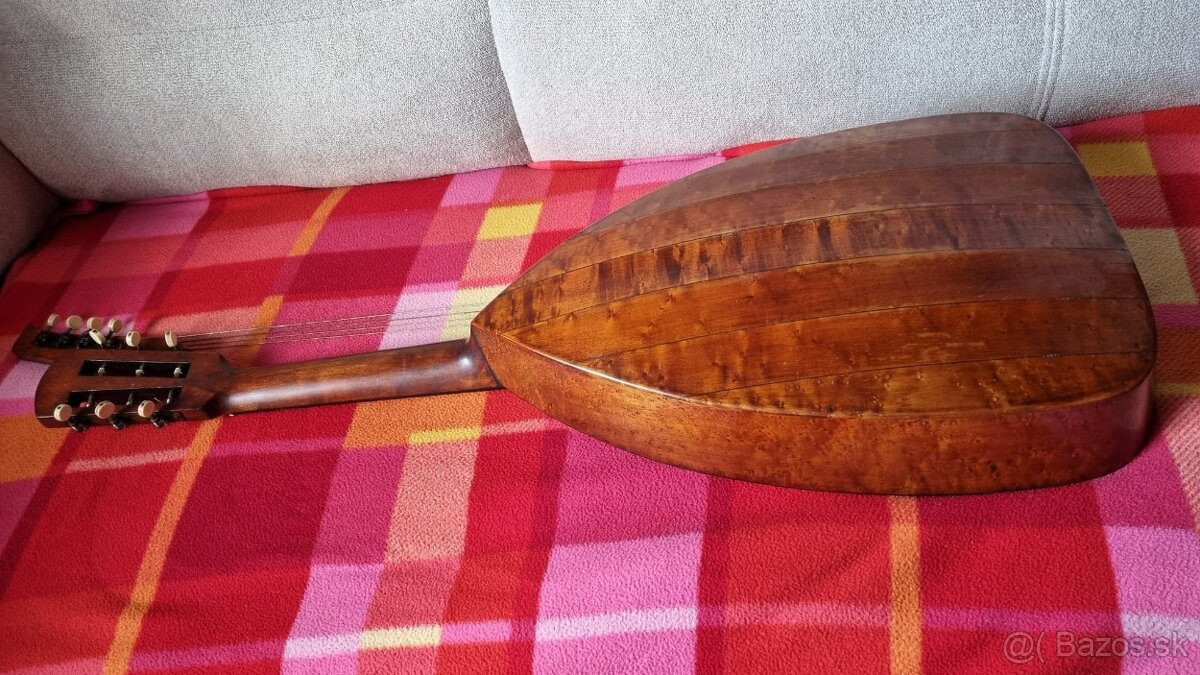 Celomasivní hudební nástroj - 2