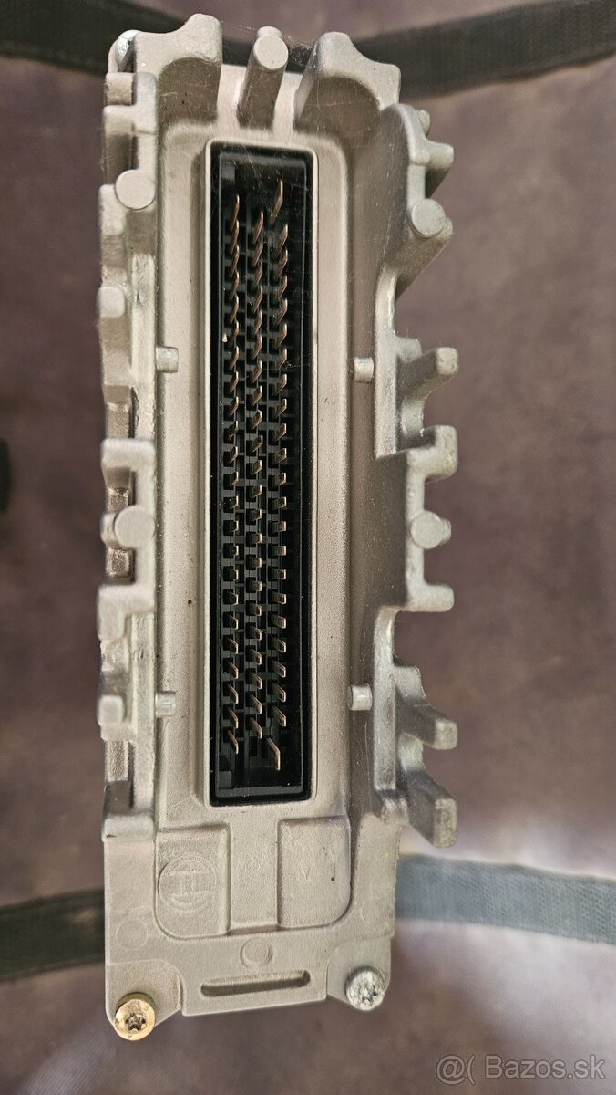 Predám motorovu jednotku 0281001437 jeep - 2