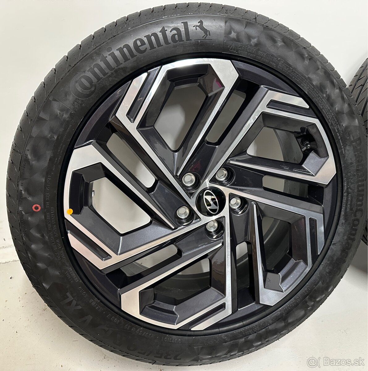 5x114,3 R19 + 235/50 R19 + TPMS - 2