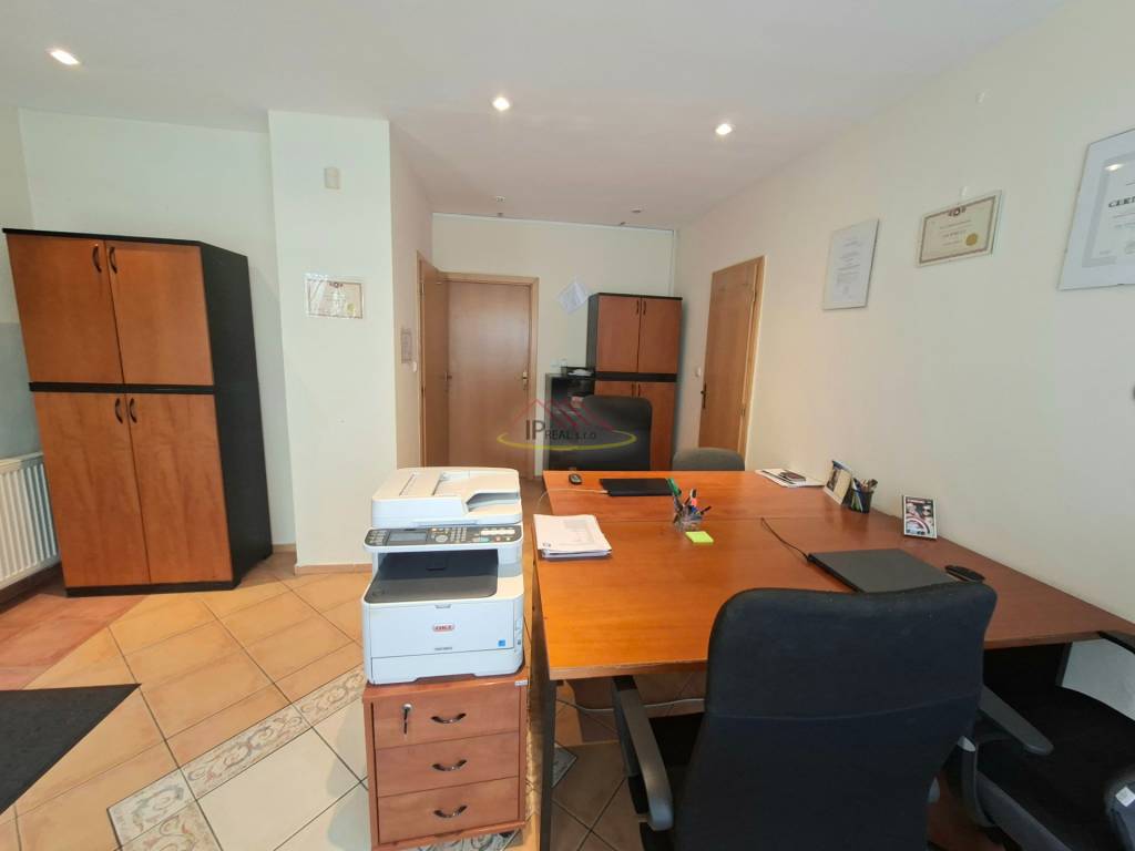 Prenájom samostatného komerčného, obchodného priestoru - 2