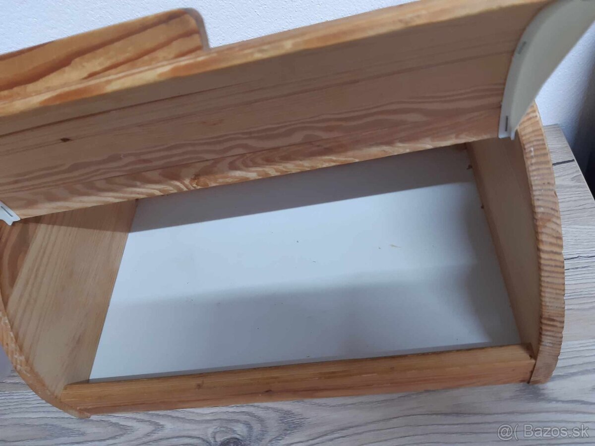 chlebník IKEA stolík - 2