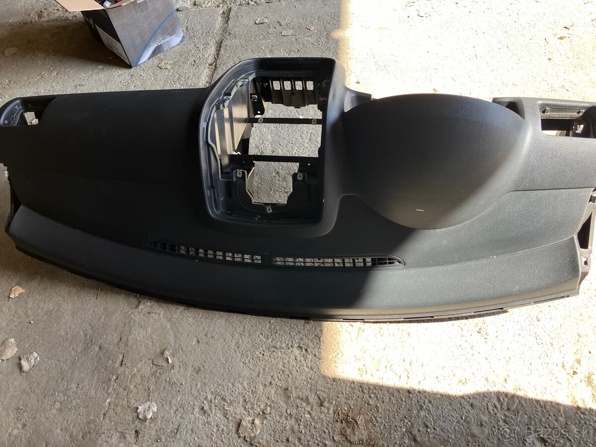 Palubná doska Volkswagen golf V - 2