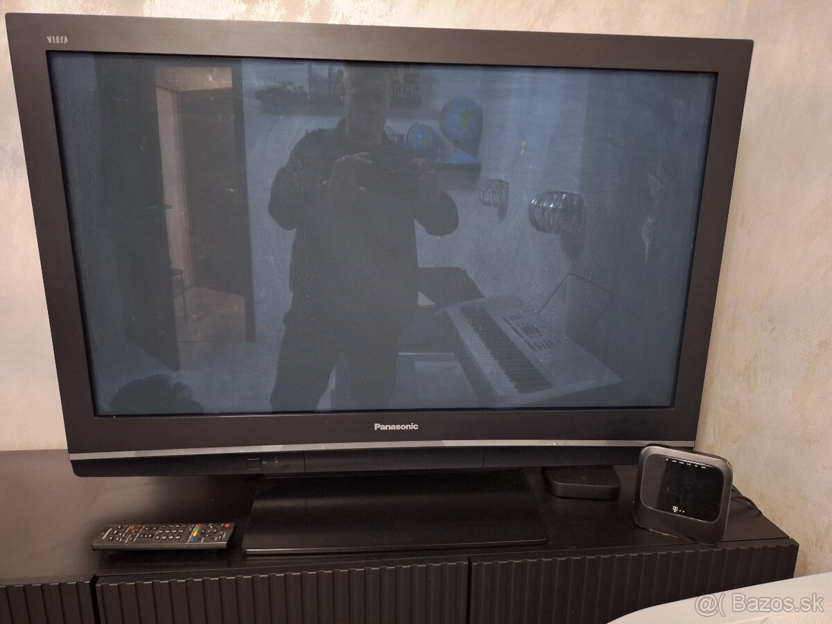 Predam TV Panasonic Viera - 2