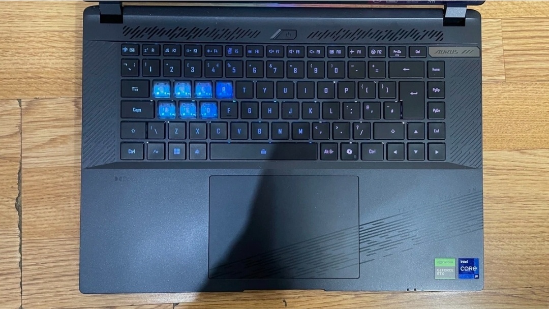 Predám Notebook GIGABYTE AORUS 16X - 2