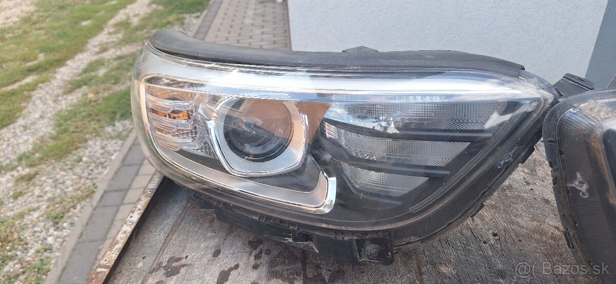 Predne reflektory Kia Stonic. Rv.2017. - 2