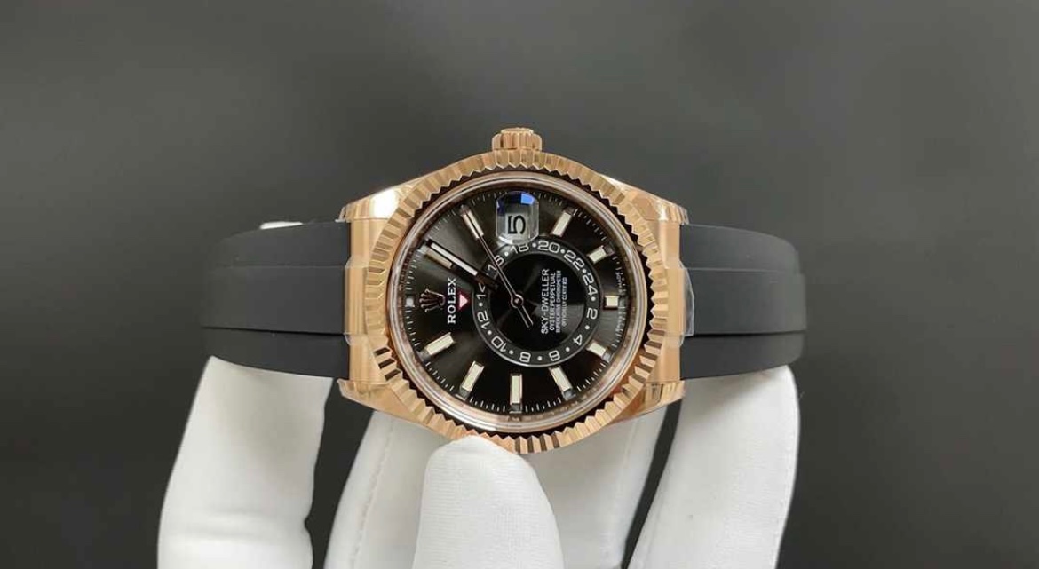 Rolex SkyDweller Rose Gold Oyster Flex - 2